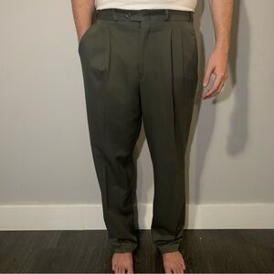 🌟 Vintage 1980s London Fog Men's Pleated  Dress Pants Dark Green/Gray Color 🌟
